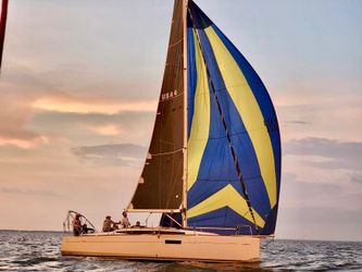 34' Jeanneau 2014 Yacht For Sale